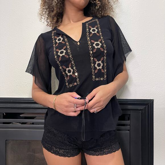 Made in Italy Vintage 00s boho black floral embroidered blouse with bell sleeves - Picture 9 of 10